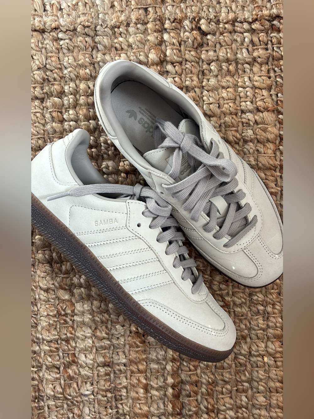 UNISEX Men’s US Size 6/ Women’s US Size 7.5/ - Samba Sneakers- WORN ONCE!